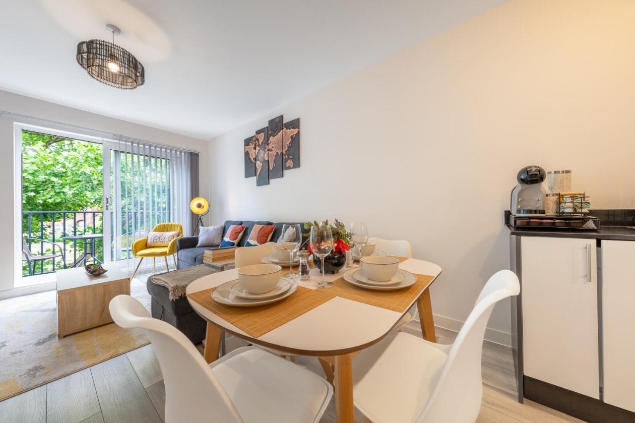 Апартаменти Ashview 6 - Heathrow - Windsor - Free Parking Staines-upon-Thames Екстер'єр фото